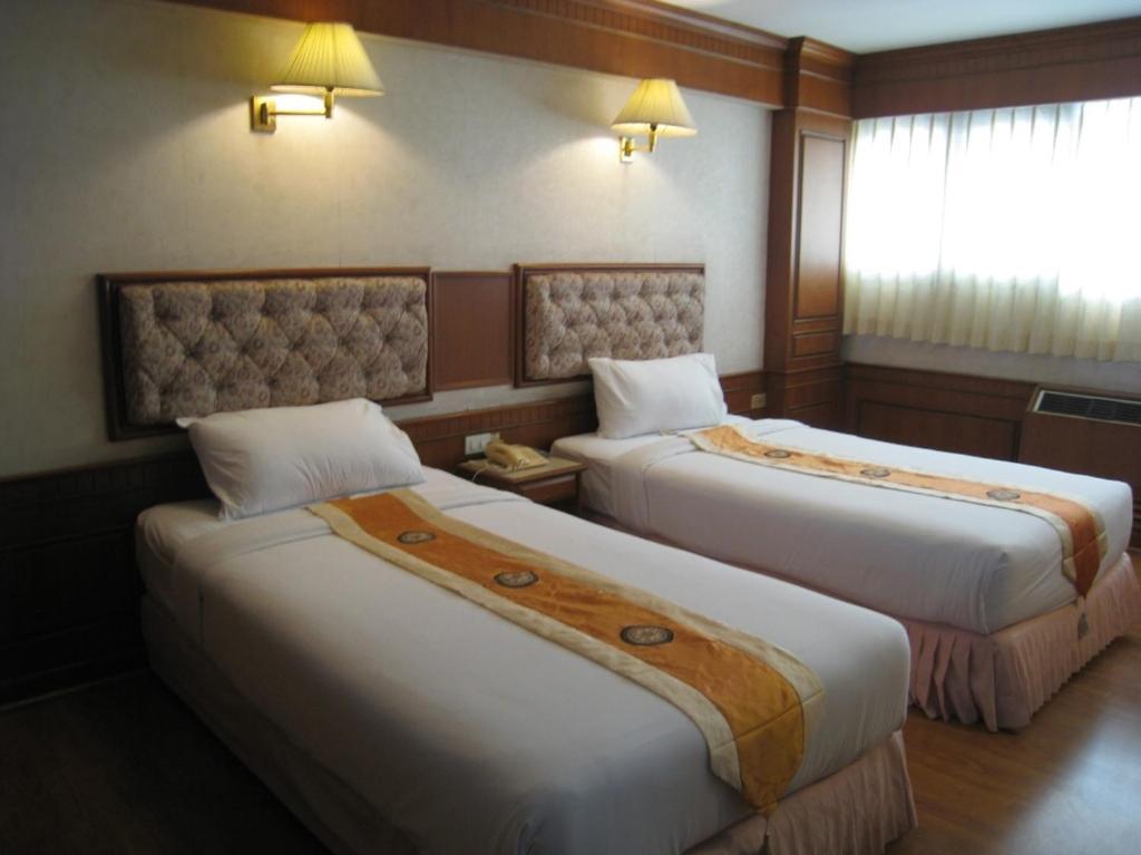 Sripattana Hotel Nakhonratchasima Værelse billede
